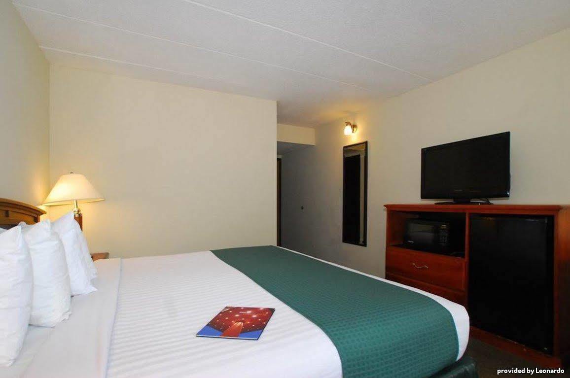 Best Western Sterling Hotel - Charlotte Zimmer foto